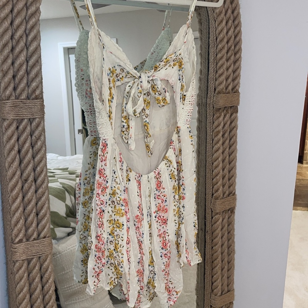 Floral Romper - Picture 4 of 5